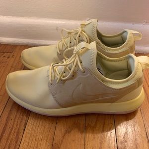 Nike Rosche 2’s men’s size 9!